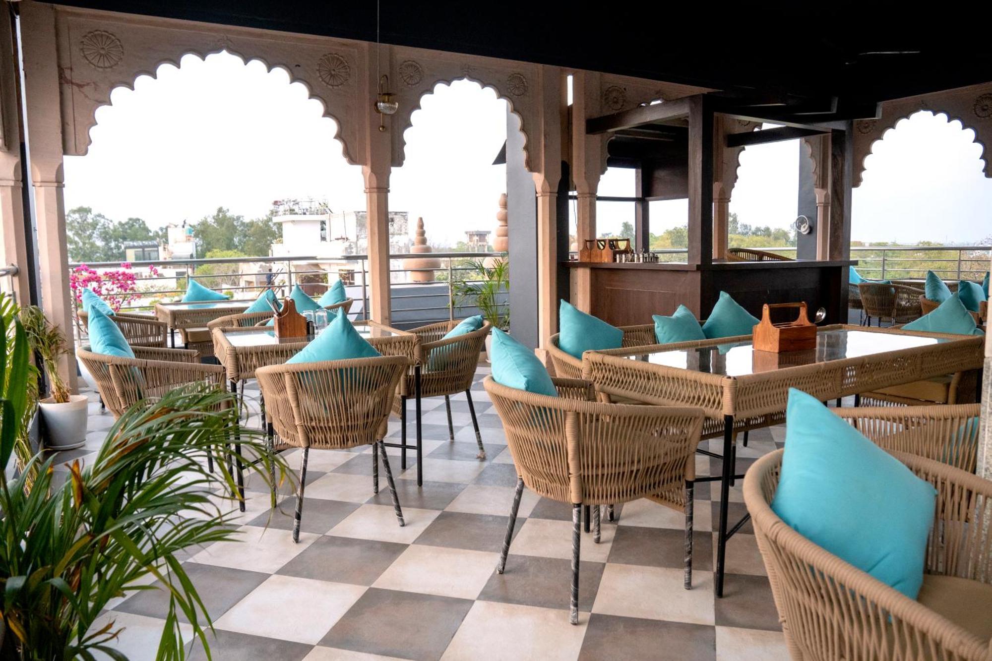 Hotel Sun Grand Agra  Exteriör bild