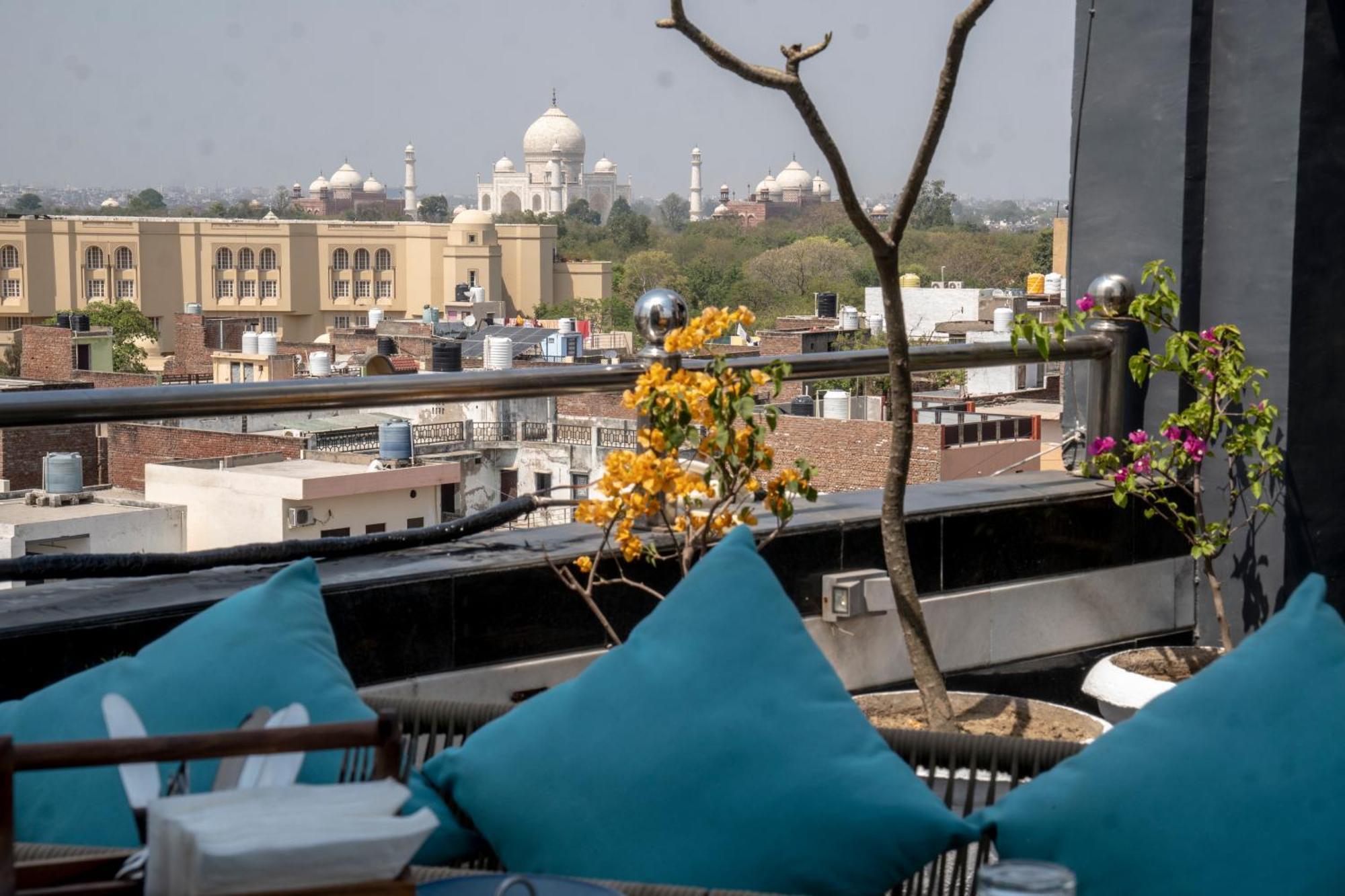 Hotel Sun Grand Agra  Exteriör bild