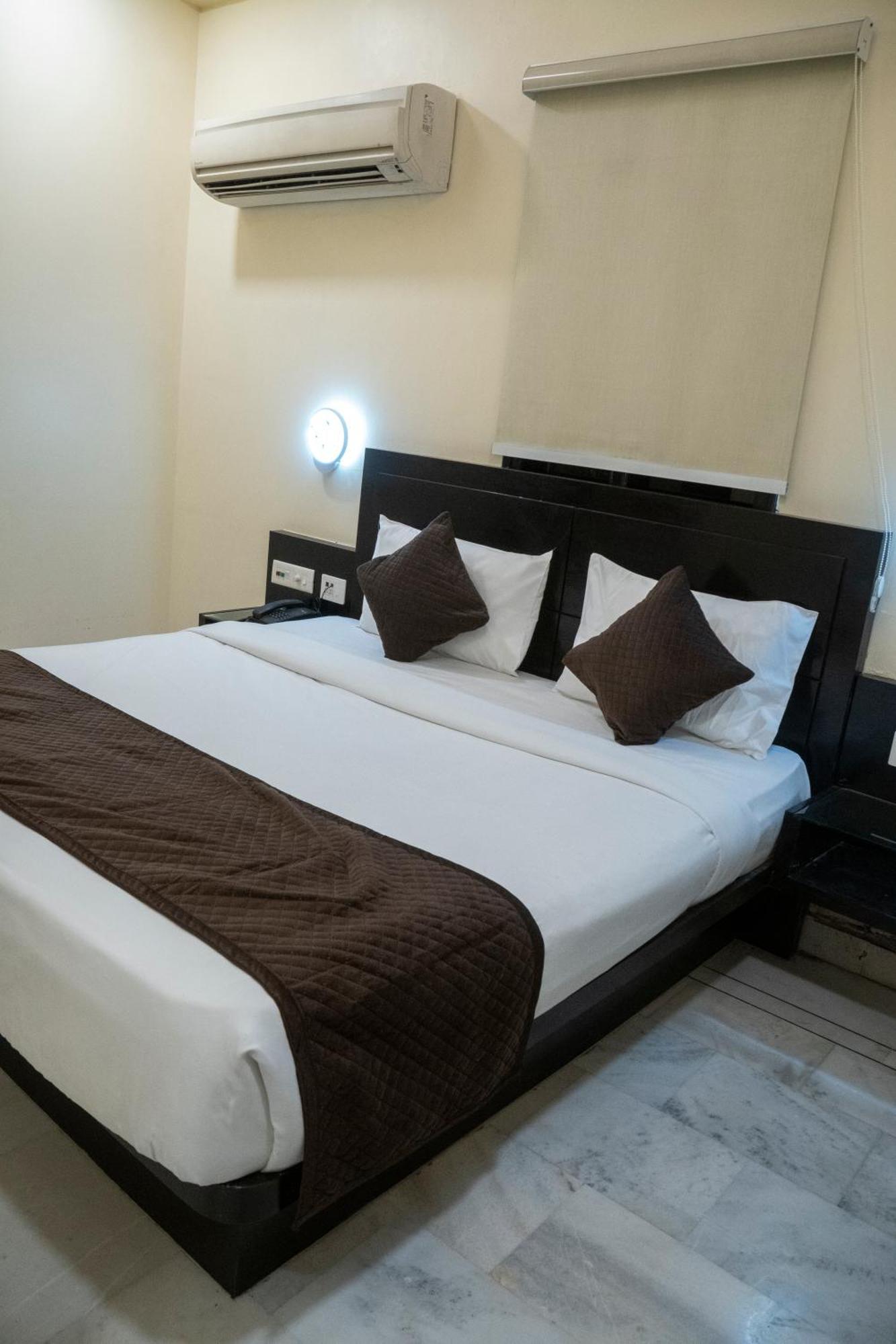 Hotel Sun Grand Agra  Exteriör bild